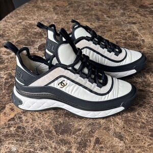 Chanel black white sneakers trainers flats sz 39